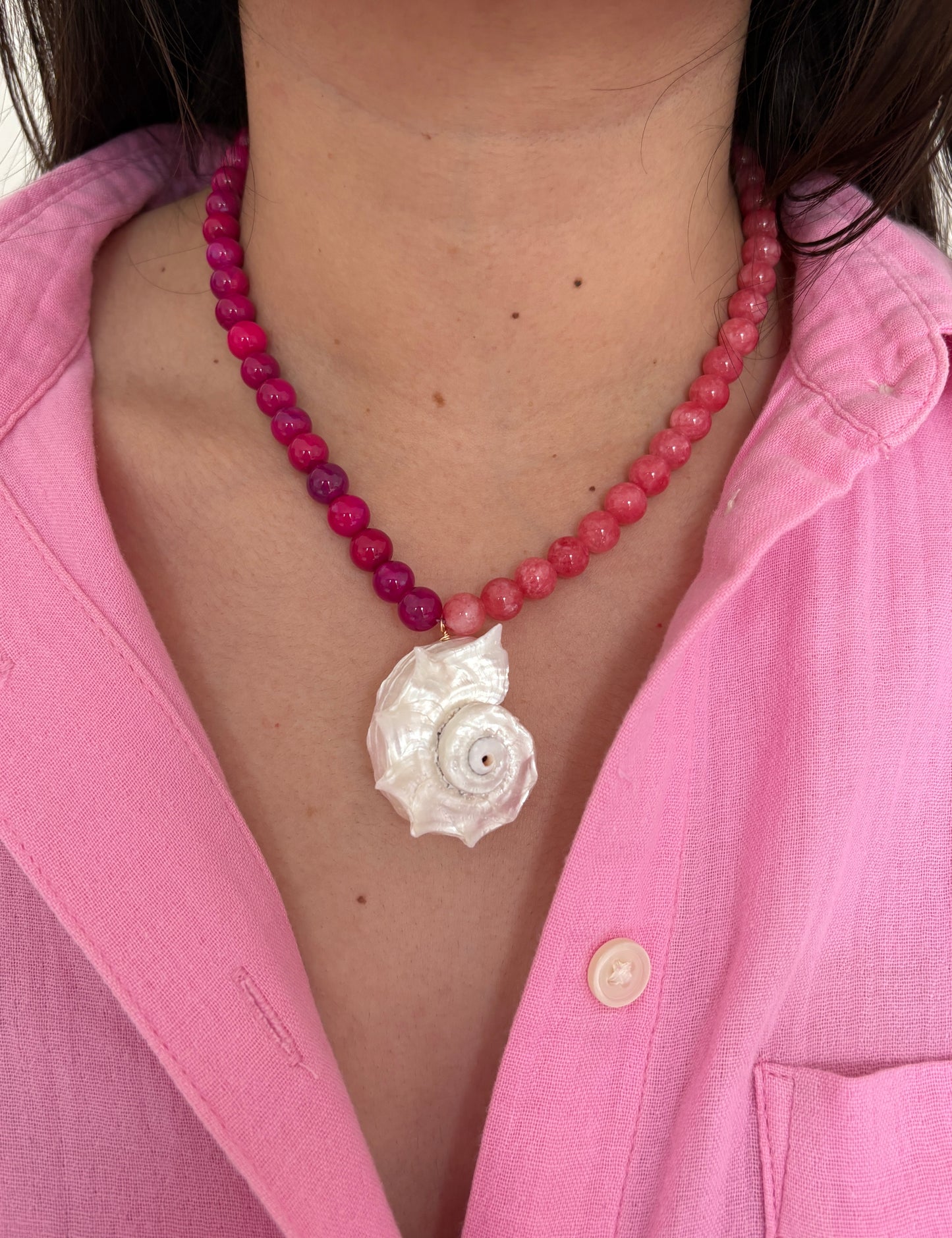 Collar en rosas