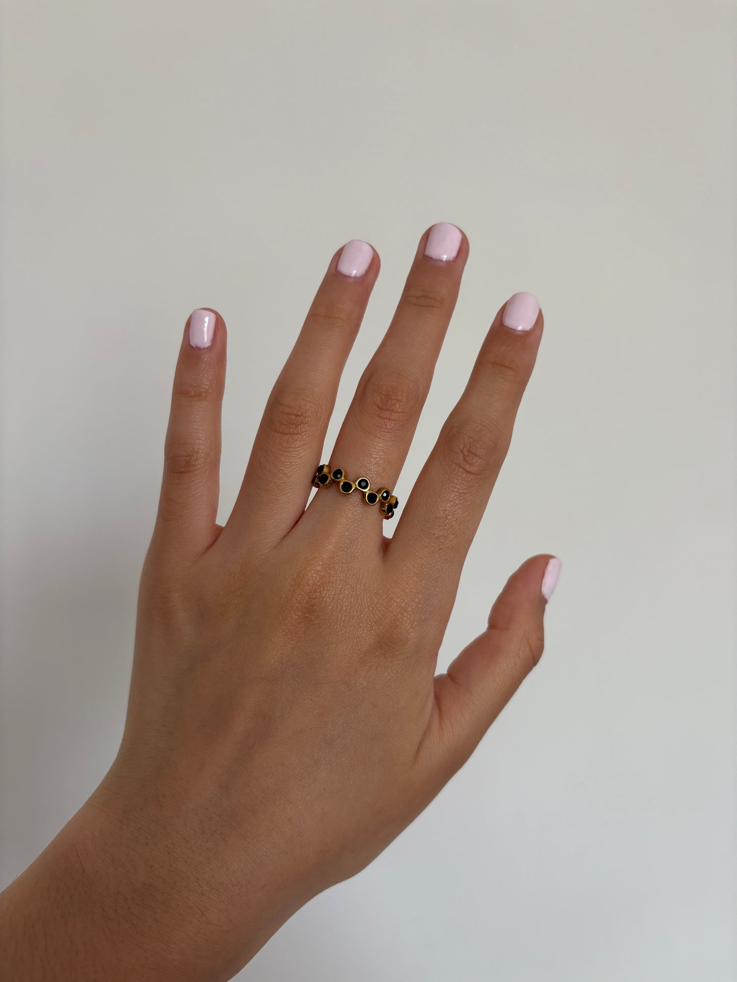 Anillo circulo negro