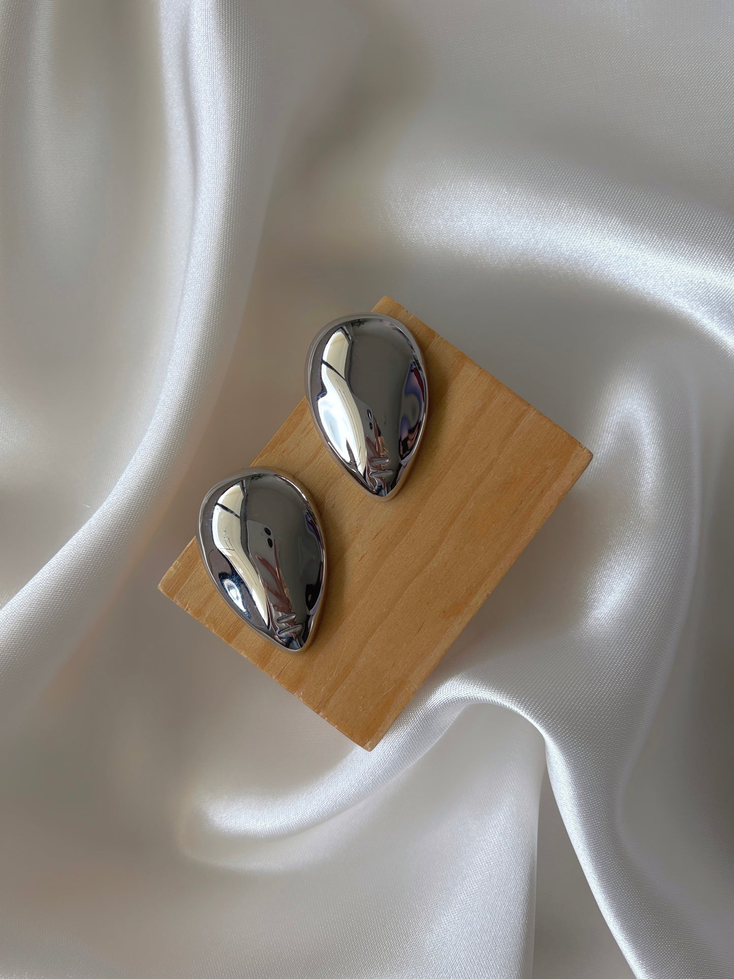 Aretes caras