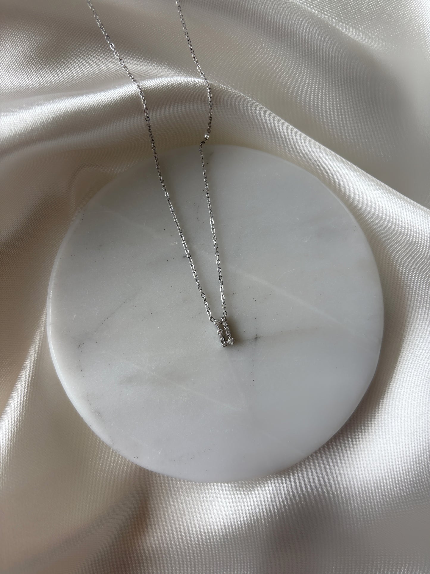 collar skyline