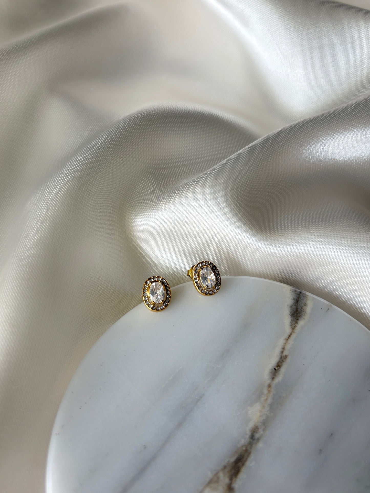 Aretes botón elegante