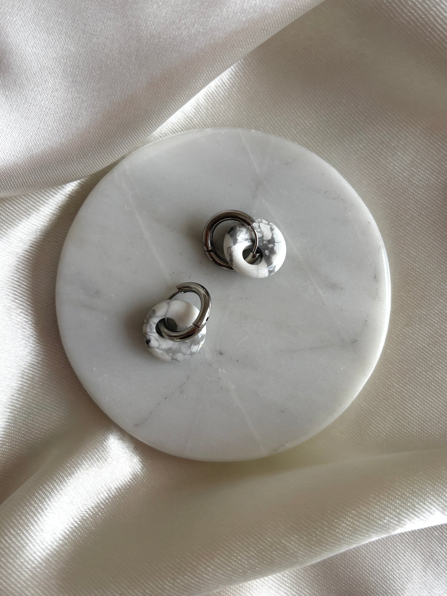 Miel hoops plateados