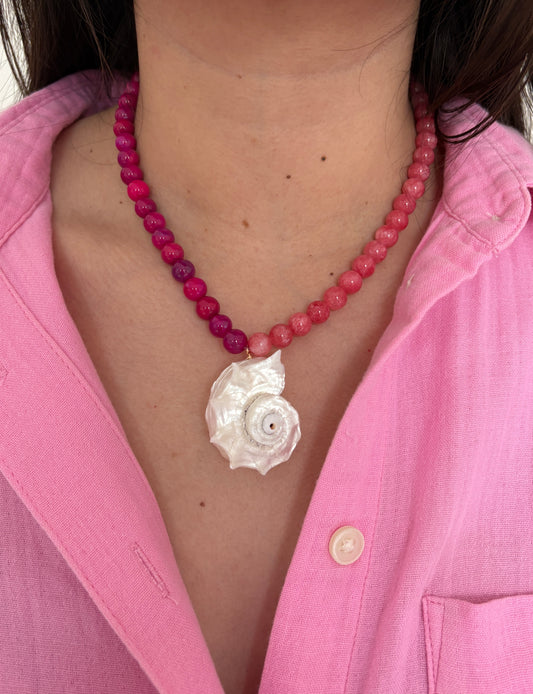 Collar en rosas