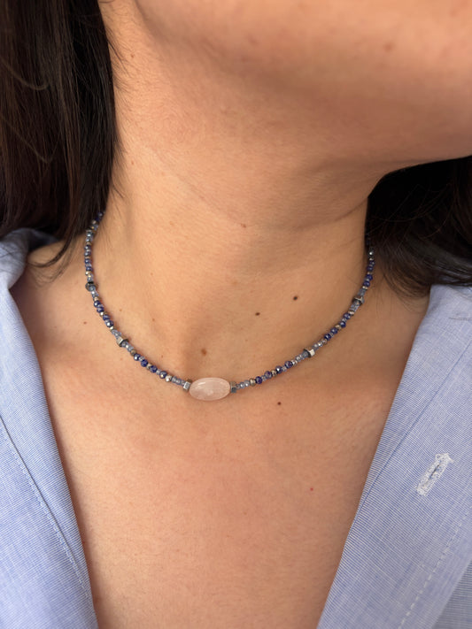 Collar azul metálico