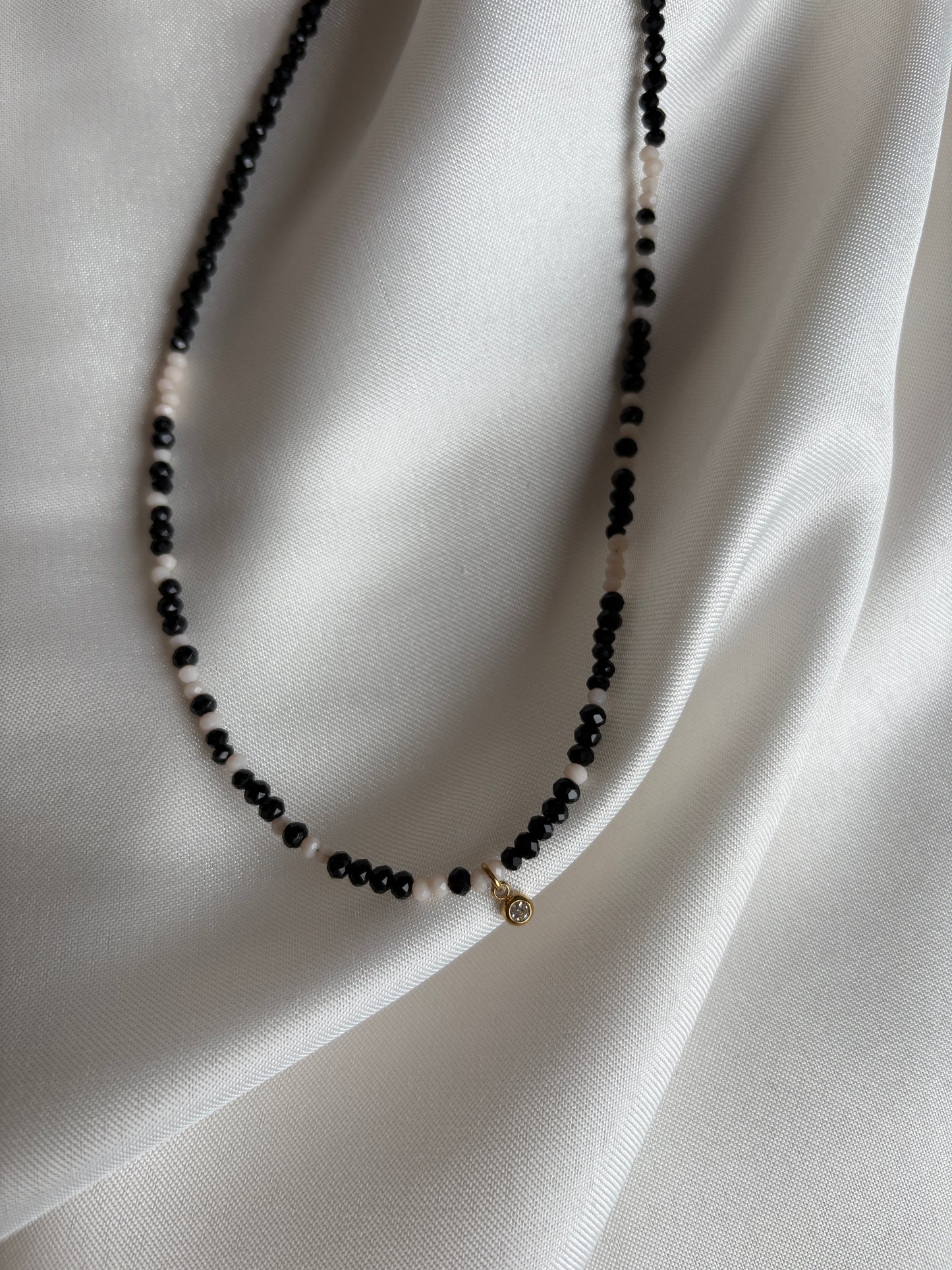 Collar noche crema