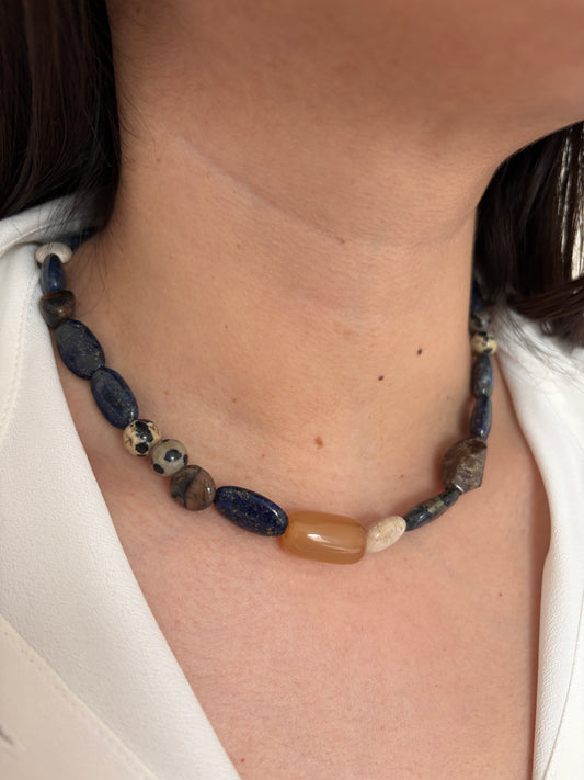 Collar lapislázuli fosíl
