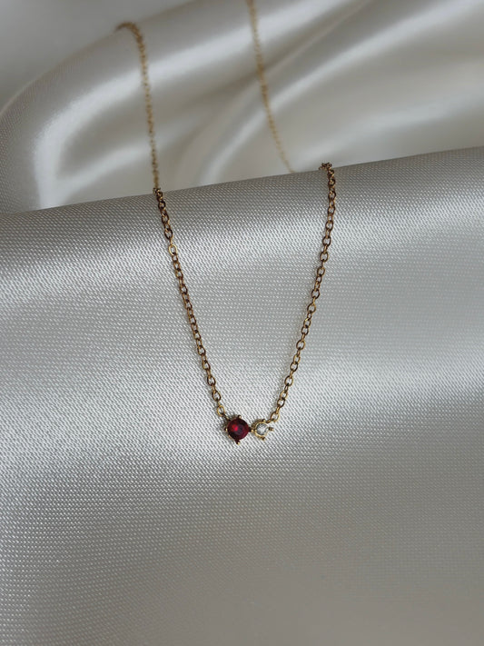 collar mini carmesí
