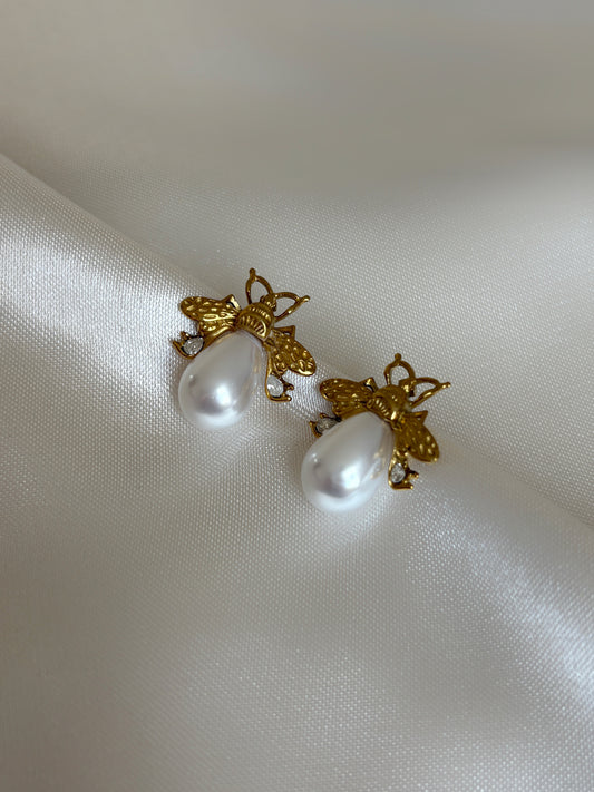 Aretes luciérnaga perlada