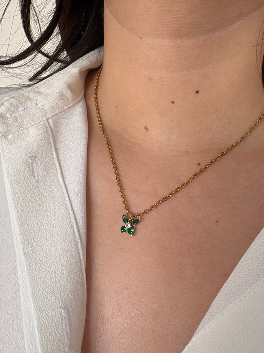 collar mariposa verde
